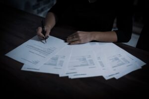 AI文字起こし 医療用語 法務用語 専門分野 精度比較 - AI文字起こし 医療用語・法務用語の専門分野精度比較｜現場が求める選び方
