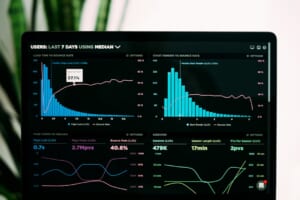 AI営業日報 テンプレート 営業成績 関連性 分析 - AI営業日報テンプレートと営業成績の関連性を分析して成果を出す方法